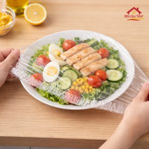 Công dụng của màng bọc thực phẩm trong bảo quản thức ăn